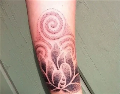 Ce este un tatuaj punctillism?