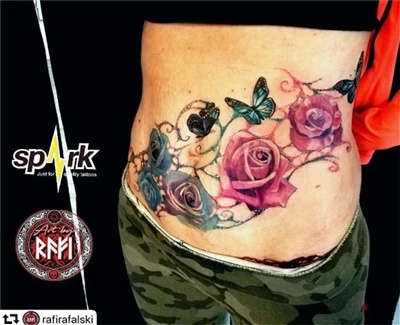 Un tatuaj al unei flori