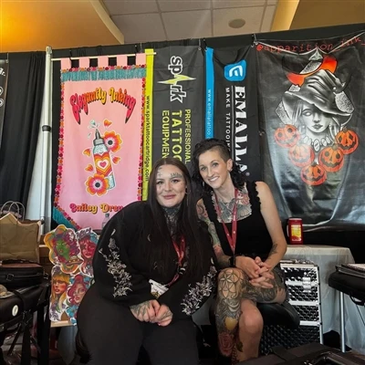 Artistul certificat SPARK-obține onoruri de top la CPA Tattoo Expo, prezentân...