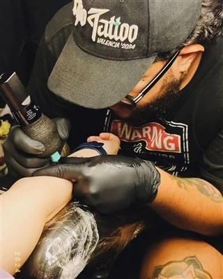 A apărut Whytattoos?